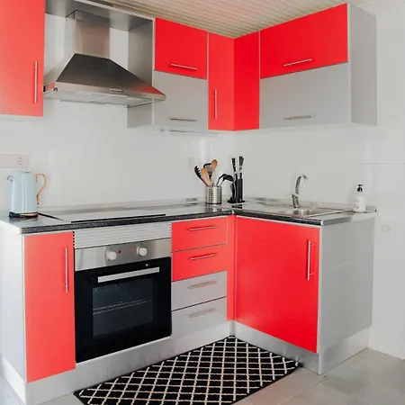 Schilla House T3 Private Pool, Near Peniche, West Coast Villa *