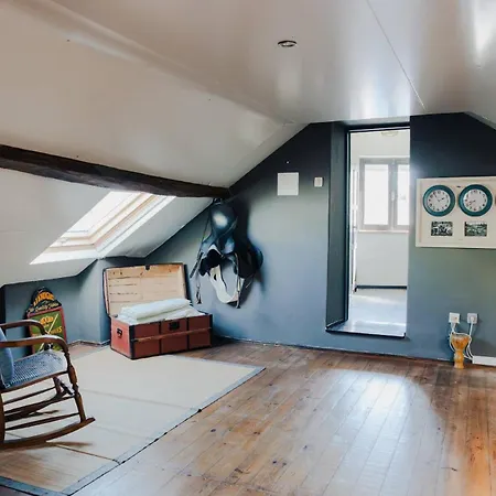 Schilla House T3 Private Pool, Near Peniche, West Coast Villa *